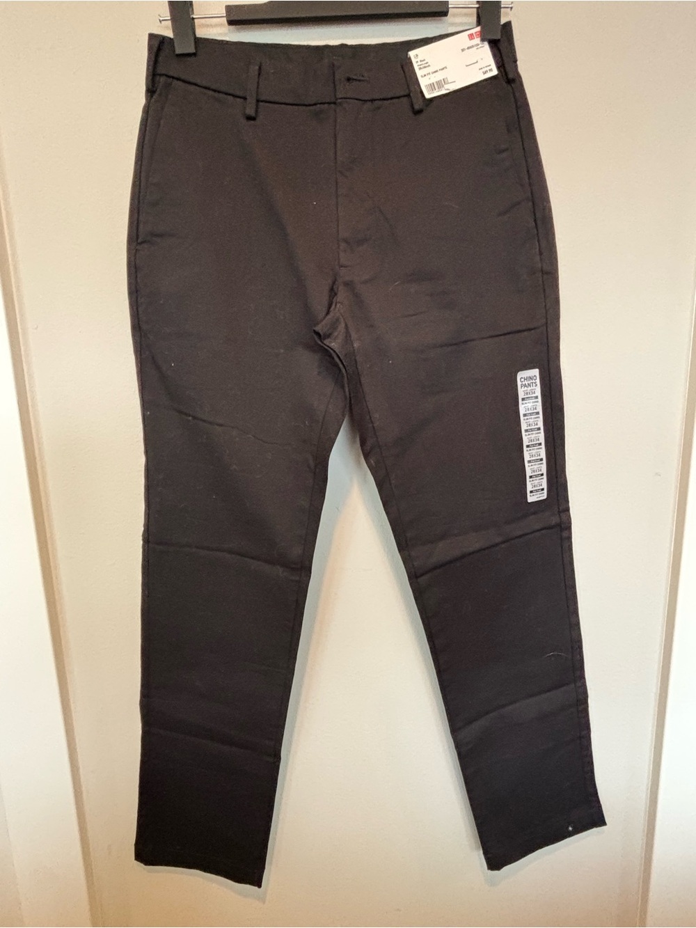 Uniqlo Black Men’s Chino Slim Tapered Pants